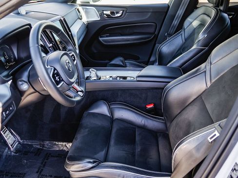 Used 2018 Volvo XC60 T8 R-Design w/ Convenience Package image 21