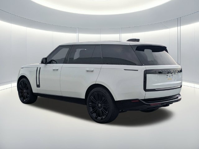 Used 2025 Land Rover Range Rover Long Wheelbase SE AWD/4WD image 4