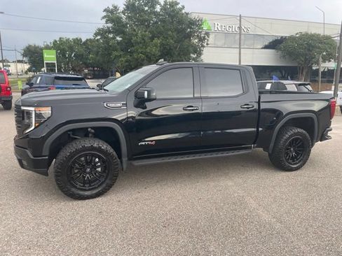 Used 2024 GMC Sierra 1500 AT4 w/ Technology Package AWD/4WD image 3
