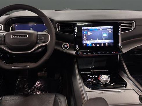 Used 2024 Jeep Wagoneer Series II image 11