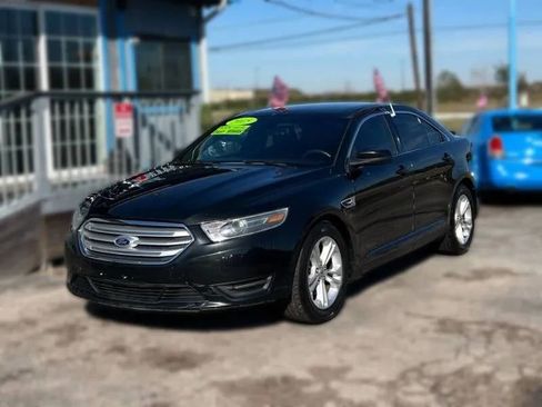 Used 2015 Ford Taurus SEL image 1