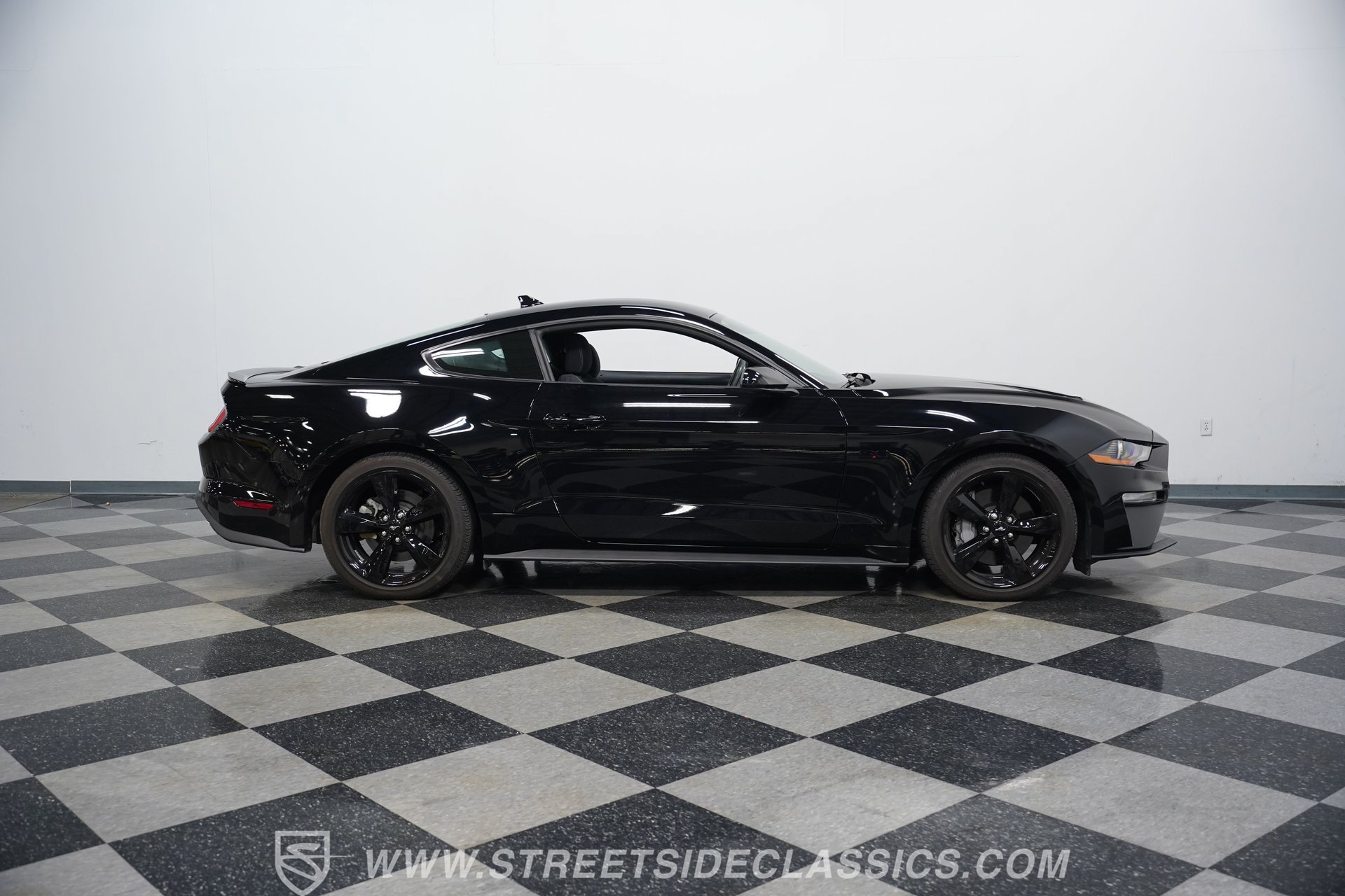 Used 2021 Ford Mustang GT w/ Black Accent Package RWD image 15