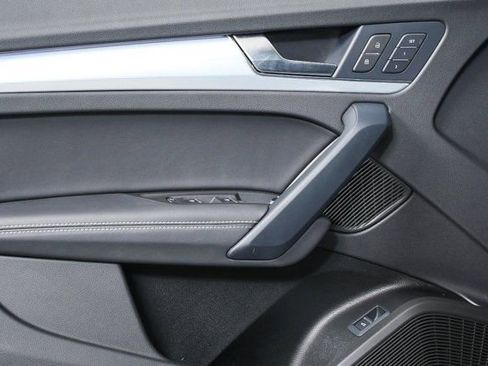 Used 2025 Audi Q5 2.0T Premium Plus w/ Premium Plus Package image 6