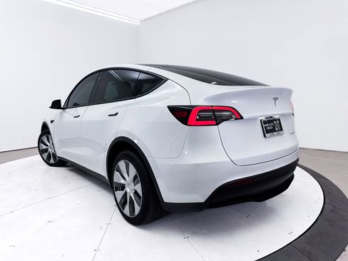 Used 2022 Tesla Model Y Long Range AWD/4WD image 13