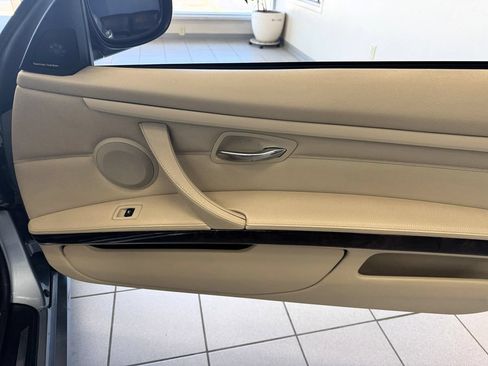 Used 2012 BMW 335i Convertible RWD image 19