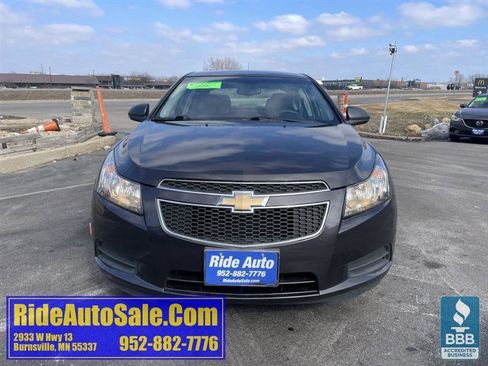 Used 2014 Chevrolet Cruze LS image 2