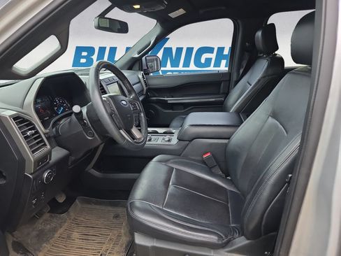 Used 2018 Ford Expedition XLT w/ Equipment Group 202A AWD/4WD image 9