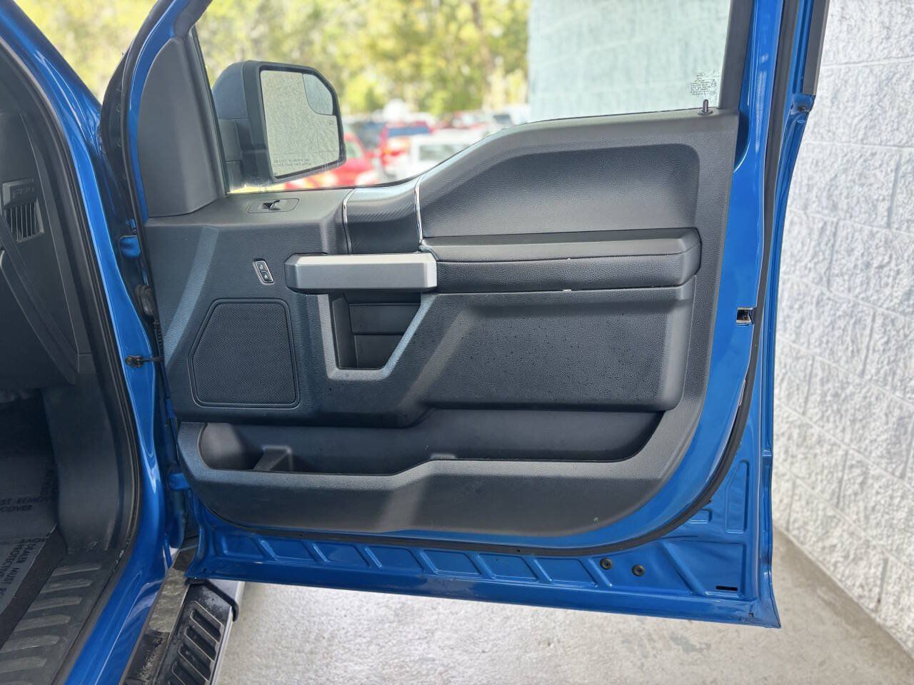 Used 2019 Ford F150 XLT w/ Equipment Group 302A Luxury AWD/4WD image 24
