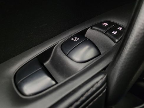 Used 2020 Nissan Rogue Sport S w/ Appearance Package FWD image 27