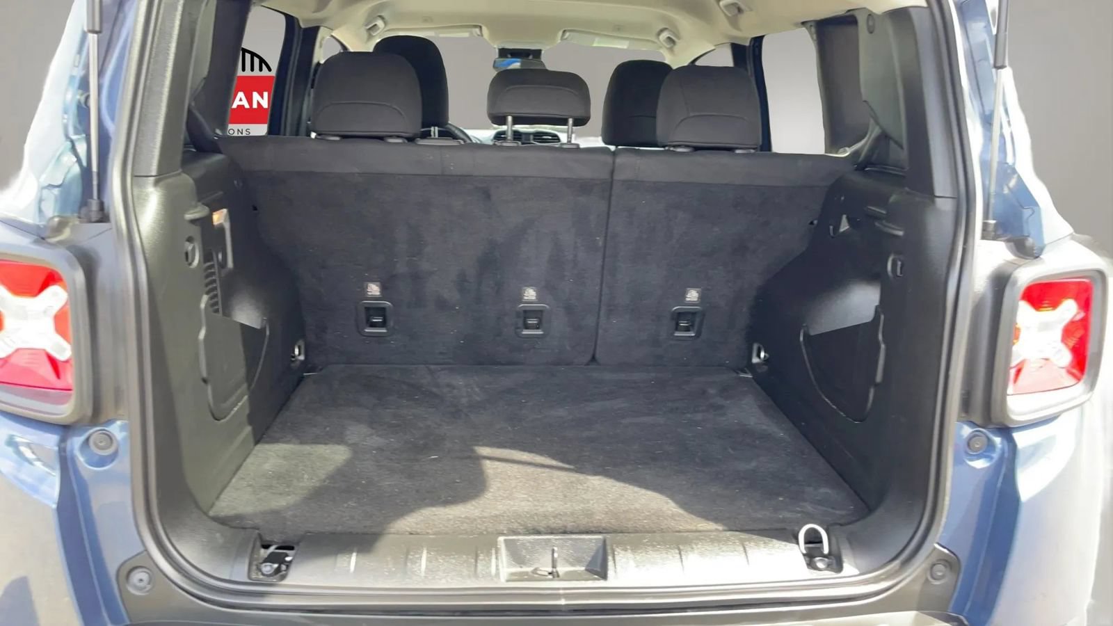 Used 2022 Jeep Renegade Latitude AWD/4WD image 38