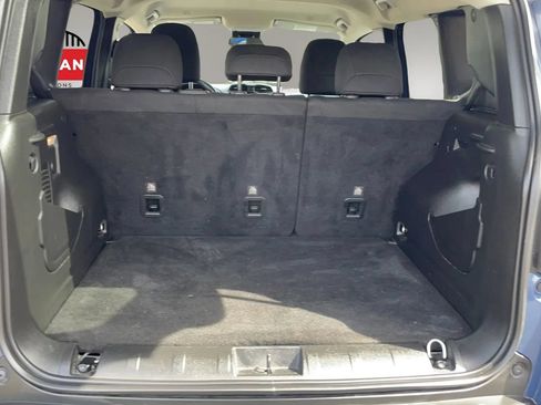Used 2022 Jeep Renegade Latitude AWD/4WD image 38