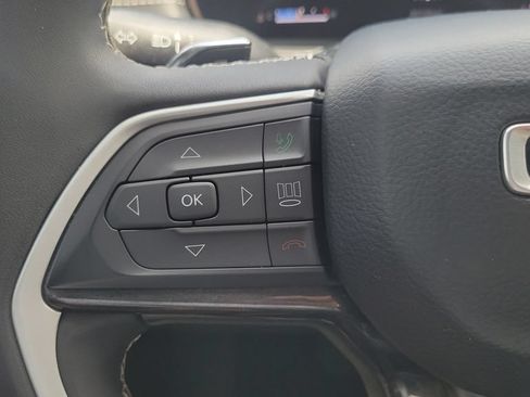 Used 2022 Jeep Grand Cherokee L Laredo w/ Luxury Tech Group I RWD image 19