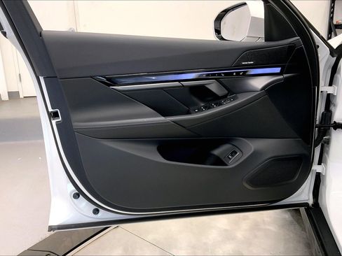 Used 2025 BMW i5 xDrive40 w/ M Sport Package AWD/4WD image 26