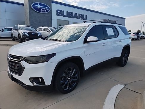 Used 2020 Chevrolet Traverse RS image 2