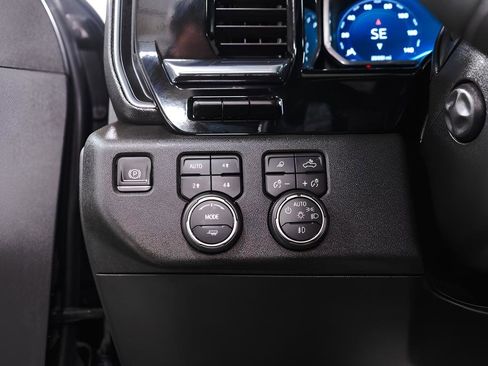 Used 2024 Chevrolet Silverado 1500 High Country w/ High Country Premium Package AWD/4WD image 19