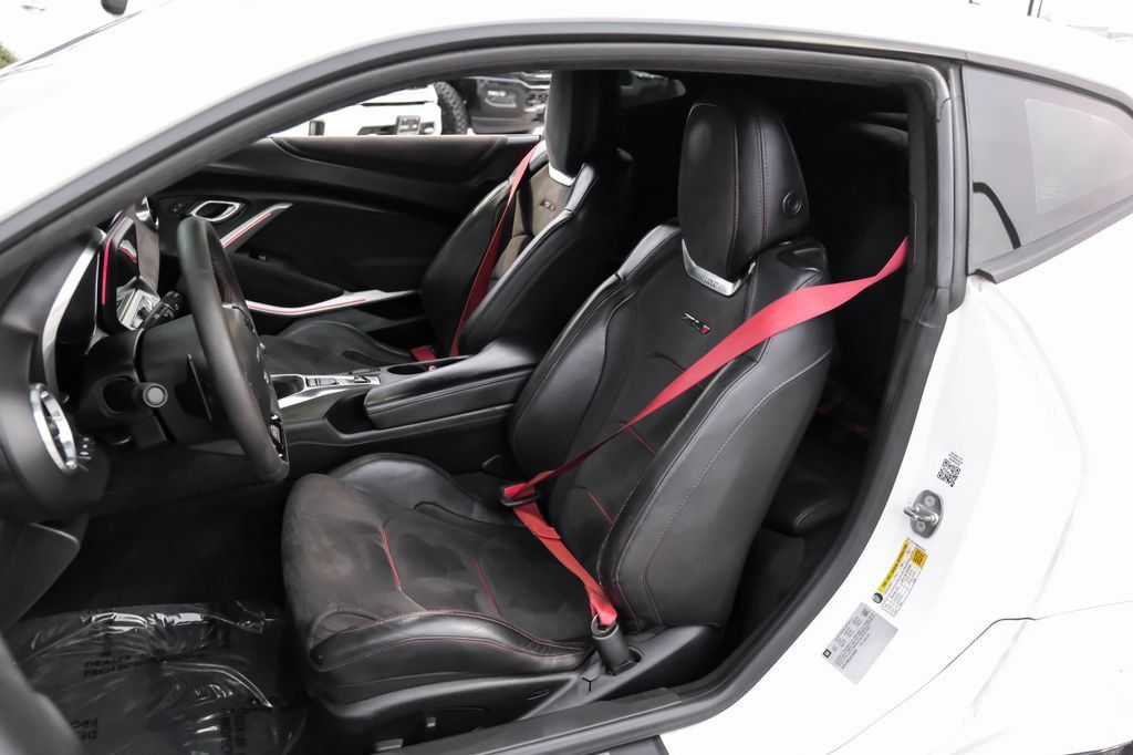 Used 2018 Chevrolet Camaro ZL1 RWD image 17