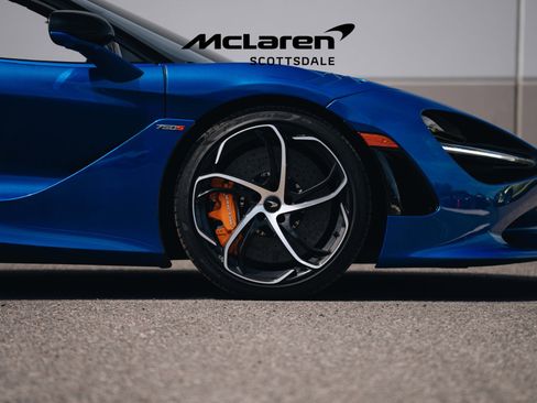 Used 2024 McLaren 750S Spider image 22