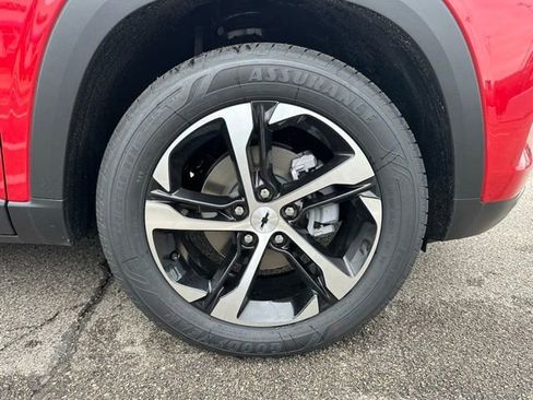 New 2026 Chevrolet Trax RS w/ Sunroof Package FWD image 6