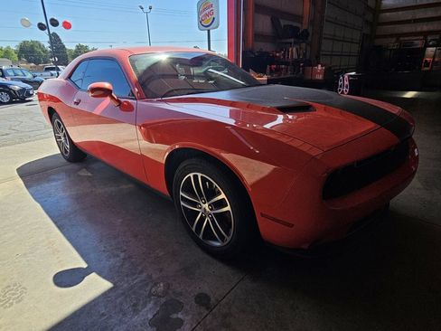 Used 2019 Dodge Challenger SXT AWD/4WD image 10
