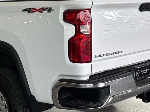 Used 2025 Chevrolet Silverado 2500 LT w/ Convenience Package image 11