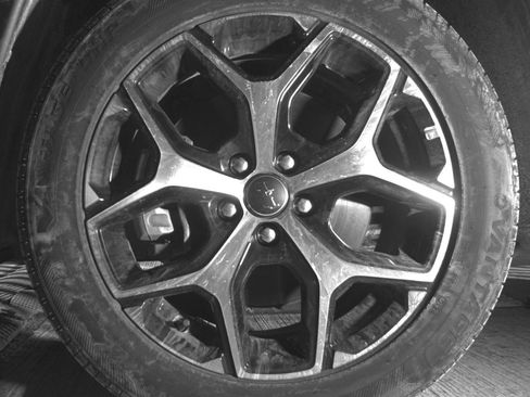 Used 2025 Jeep Compass Limited image 9