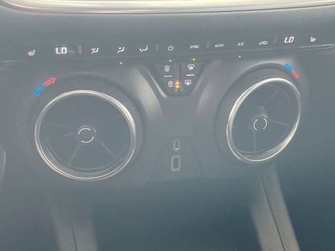 Used 2019 Chevrolet Blazer LT w/ LPO, 'HIT The Road' Package AWD/4WD image 19