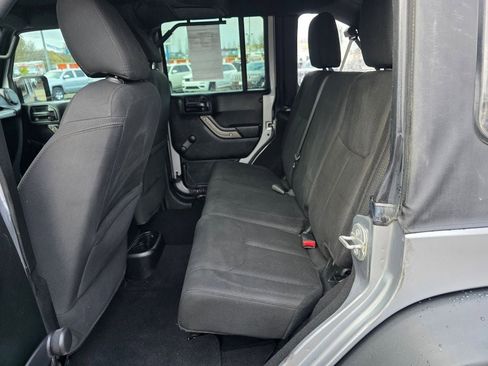 Used 2018 Jeep Wrangler Unlimited Sport w/ Connectivity Group image 6