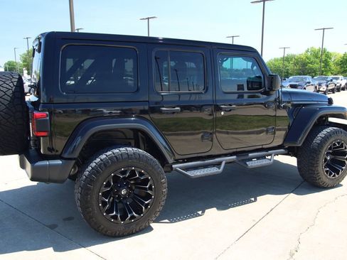 Used 2019 Jeep Wrangler Unlimited Sahara w/ Dual Top Group AWD/4WD image 5