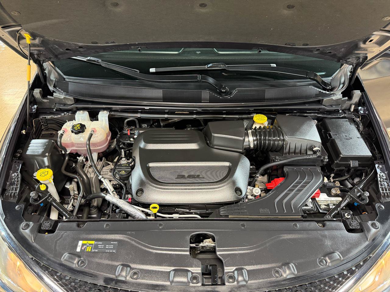 Used 2019 Chrysler Pacifica Touring-L FWD image 57