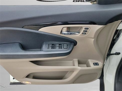 Used 2016 Honda Pilot Elite image 30