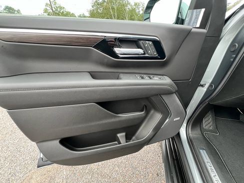 New 2026 Chevrolet Suburban Premier w/ Sun And Tow Package image 32