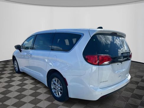 New 2026 Chrysler Voyager LX image 3