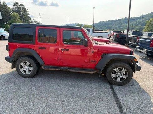 Used 2022 Jeep Wrangler Unlimited Sport w/ Cold Weather Group AWD/4WD image 3