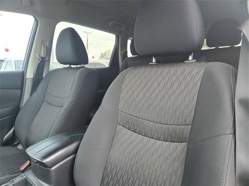 Used 2019 Nissan Rogue S w/ Special Edition Package image 12