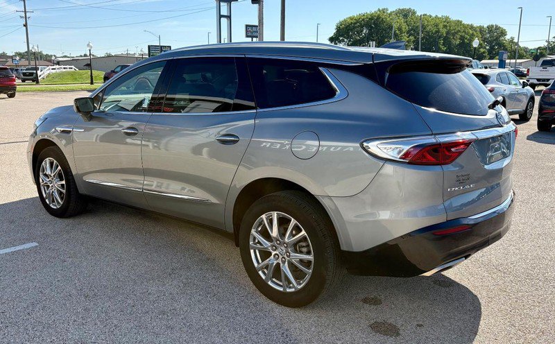 Used 2023 Buick Enclave Essence w/ Experience Buick Package FWD image 7