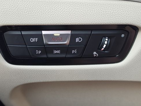Used 2025 BMW 330i Sedan RWD image 12