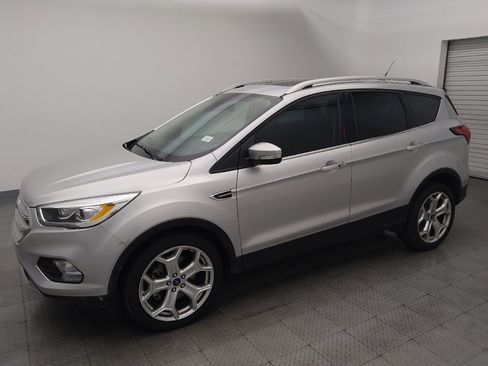 Used 2019 Ford Escape Titanium FWD image 2