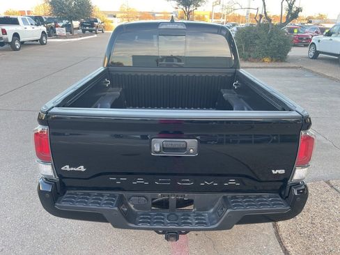 Used 2020 Toyota Tacoma Limited image 7