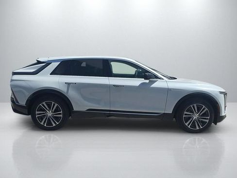 New 2026 Cadillac Lyriq Luxury RWD image 4