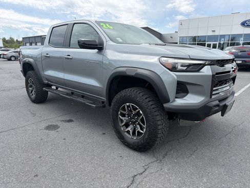Used 2026 Chevrolet Colorado ZR2 w/ Technology Package AWD/4WD image 1