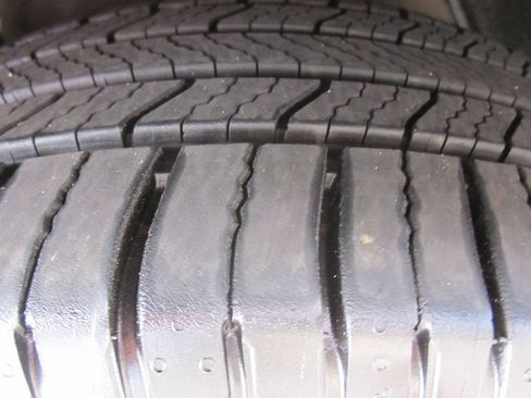 Used 2004 Lexus LS 430 RWD image 17