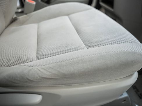 Used 2020 Toyota Sienna L image 31