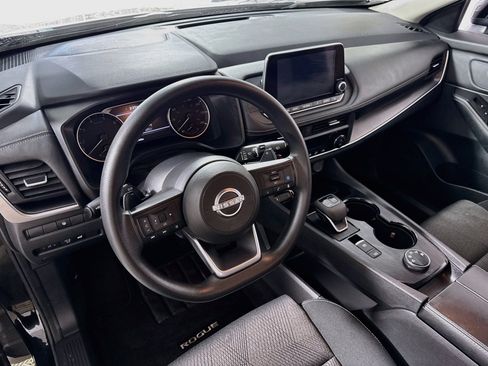 Used 2024 Nissan Rogue SV image 11