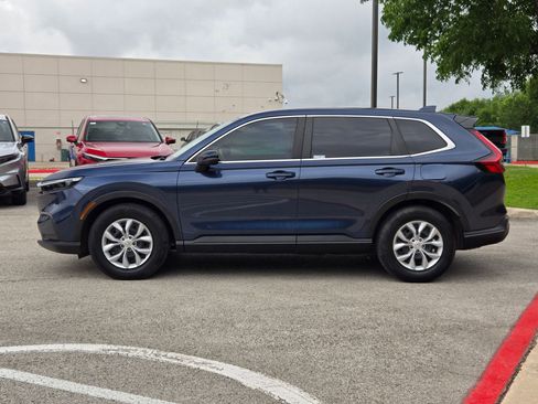 Used 2023 Honda CR-V LX image 2