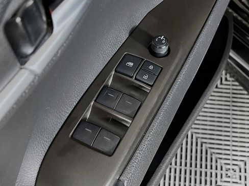 Certified 2021 Toyota Camry SE AWD/4WD image 17