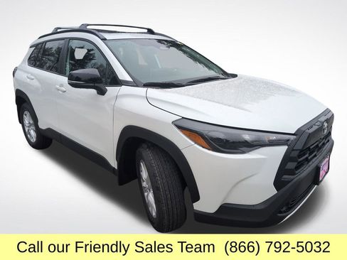 New 2026 Toyota Corolla Cross LE w/ Moonroof Package AWD/4WD image 7