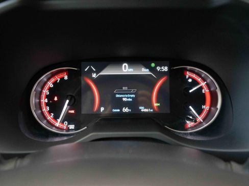 Used 2025 Toyota RAV4 XLE AWD/4WD image 16
