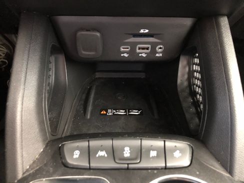 Used 2023 Chevrolet TrailBlazer RS w/ Technology Package FWD image 27