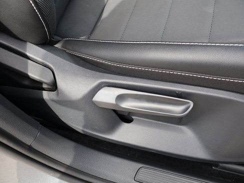 Used 2022 Volkswagen Taos SE image 30