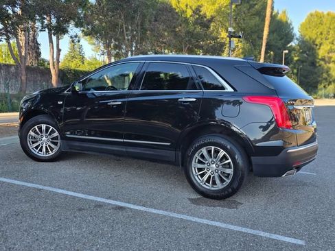 Used 2018 Cadillac XT5 Luxury w/ Driver Awareness Package FWD image 12
